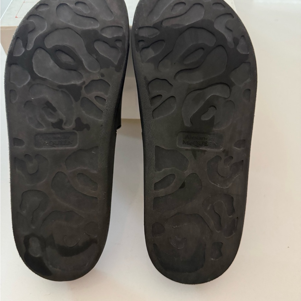 Alexander McQueen Black Logo Slide Sandals - Picture 4 of 4